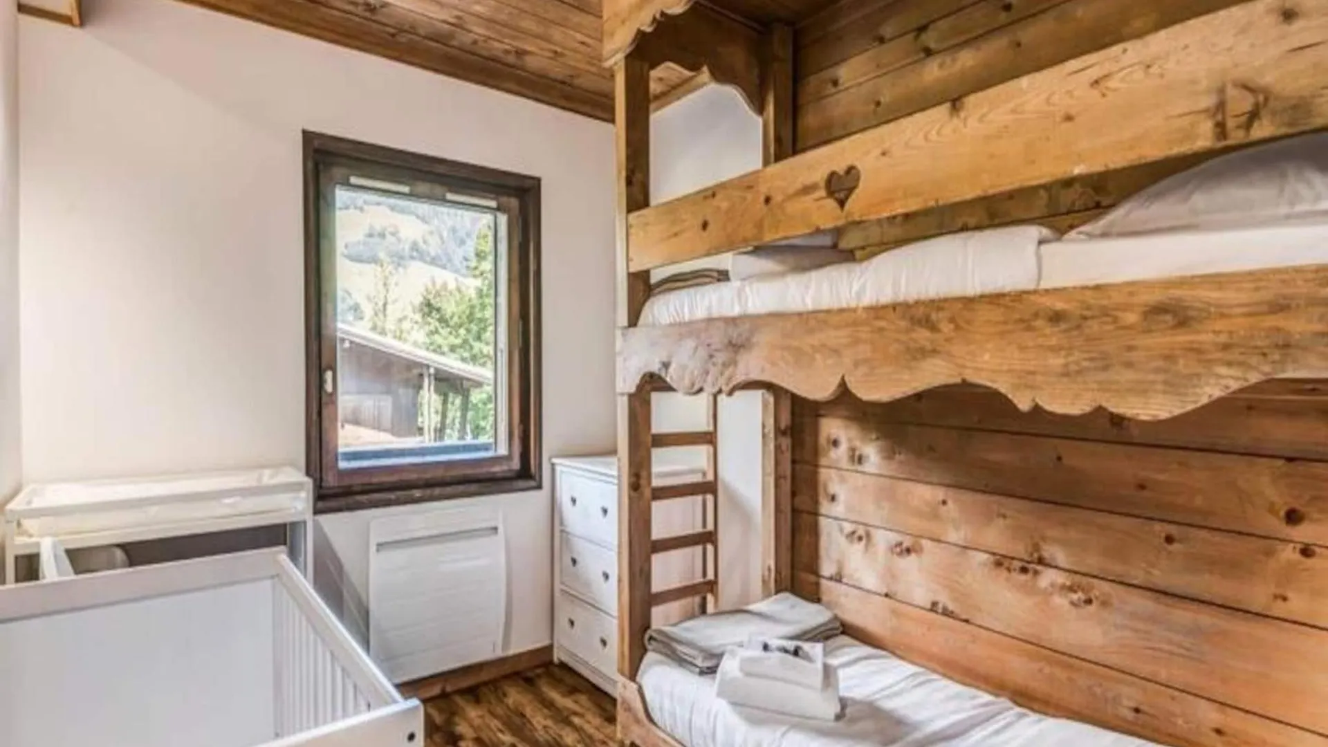 Apartments For 4 People Megeve